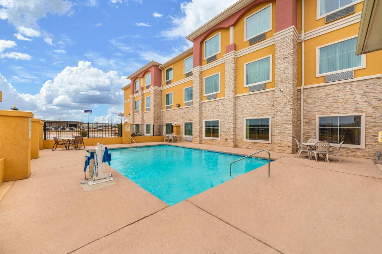 Residency Suites Cotulla Exterior photo
